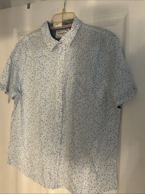 Casual Light Blue Floral Short-Sleeve Button-Down Shirt